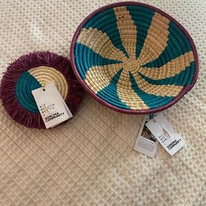 Elegant Blue and Cream Woven Basket Accents